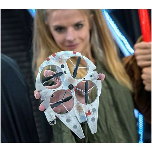 Star Wars Disney Millennium Falcon Motion Sensing Drone Quadcopter World Tech - Picture 11 of 12